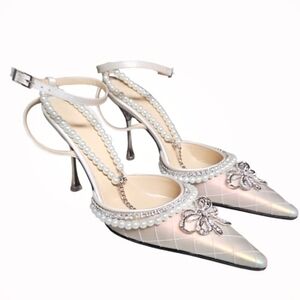 MACH & MACH | Pearl Bow Crystal Pumps Bridal Heels Iridescent Size 9 NWOT